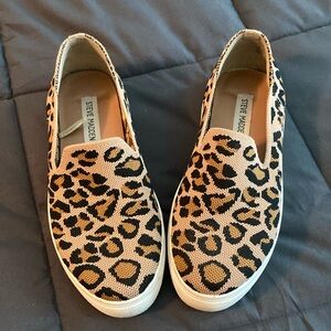 Steve Madden leopard causal shoes
